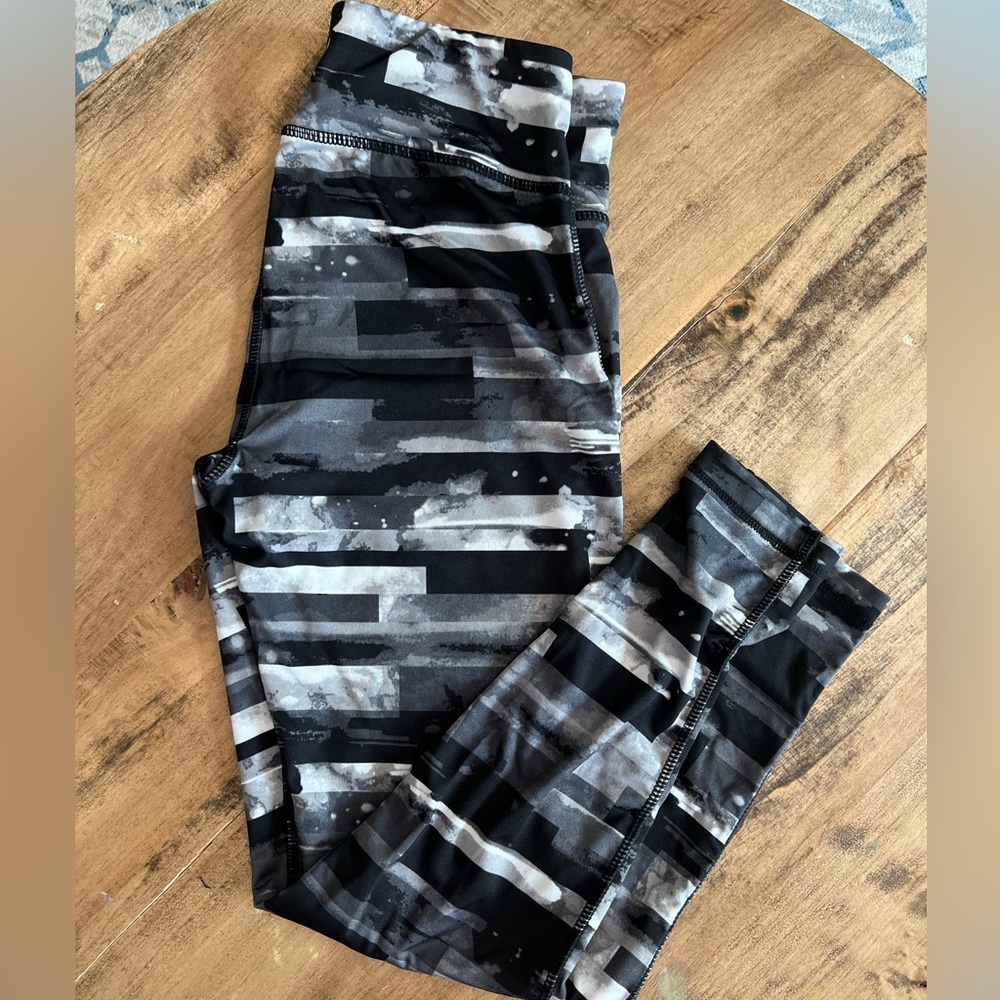 Everlast leggings. Size medium